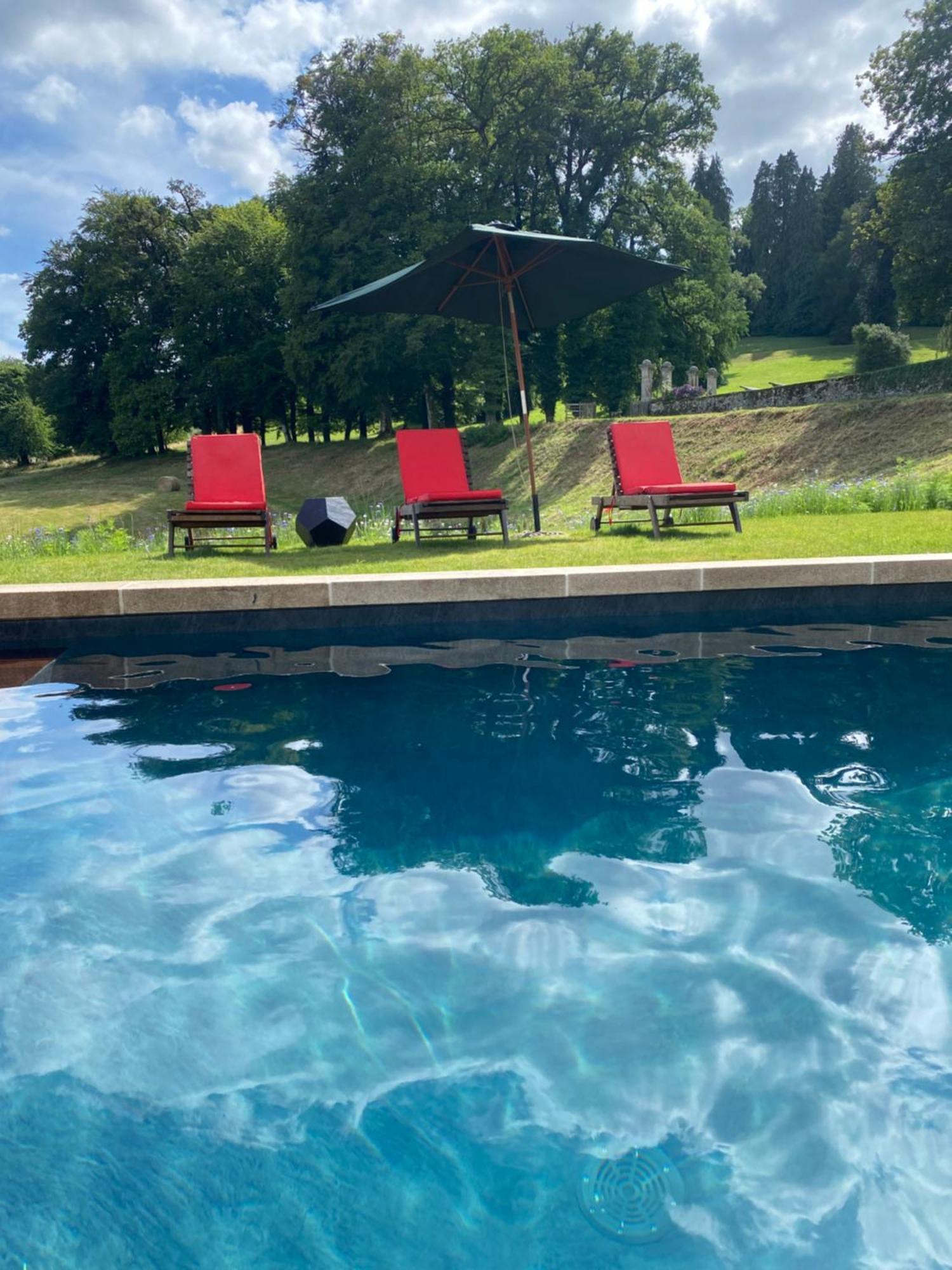 Domaine De Montmery Sa Piscine Son Jardin Ses Espaces Ambazac Εξωτερικό φωτογραφία